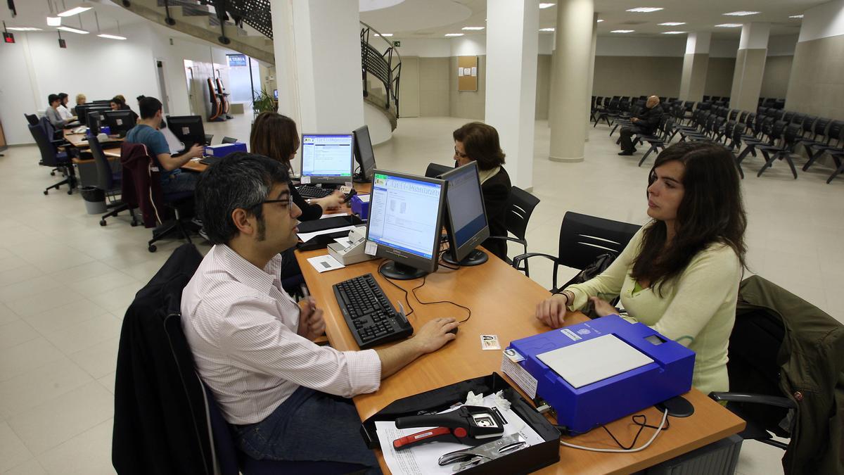 Oficina para hacer trámites presenciales con la administración pública.