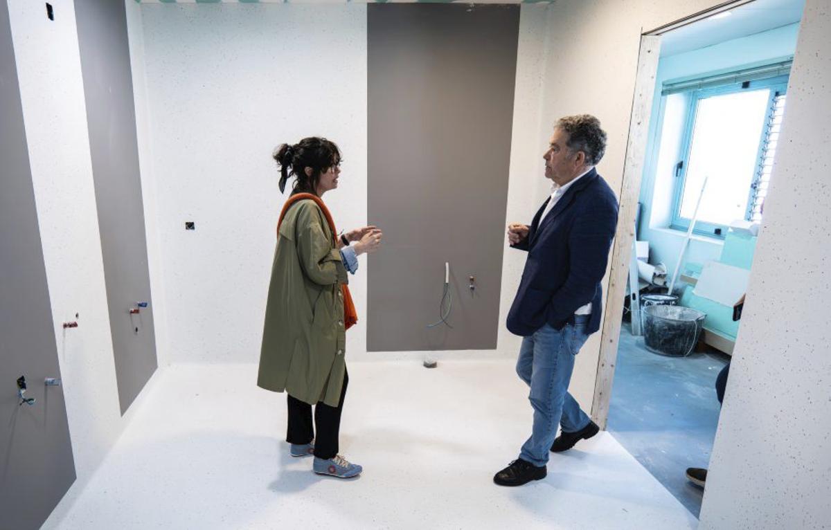 Anabel Gulías y Miguel Anxo Fernández Lores visitan el recinto. | FDV