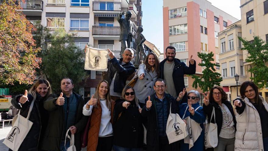 Integrantes de la candidatura de UGT en la Plaza del Maestro.