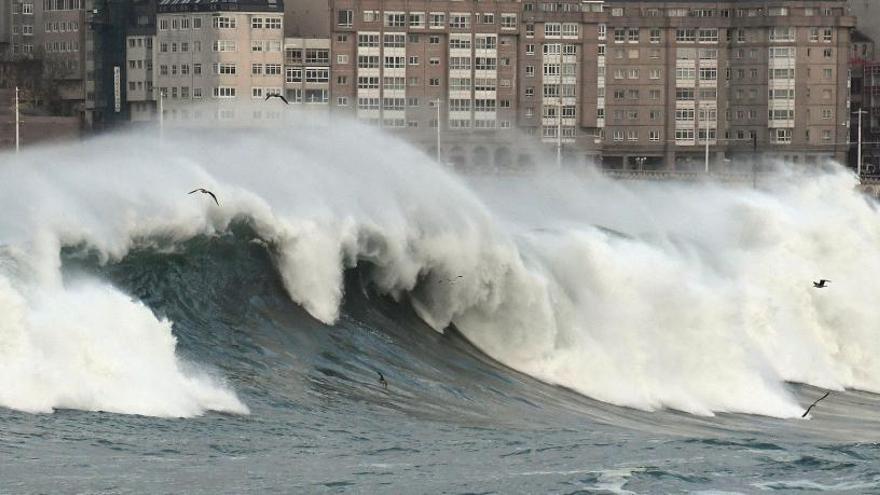 La alerta naranja subirá a roja a partir de la noche en la costa de las provincias de Pontevedra y A Coruña