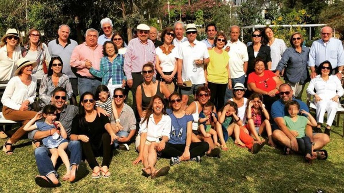 La familia Vergas Llosa celebra el 70 cumpleaños de la matriarca