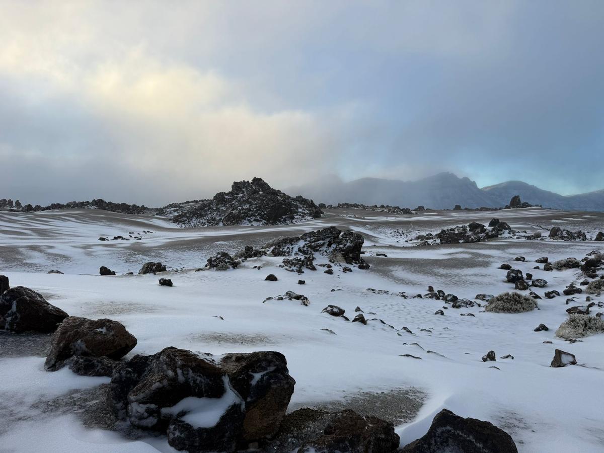 Así amaneció el Teide tras el paso de la borrasca Regina por Tenerife