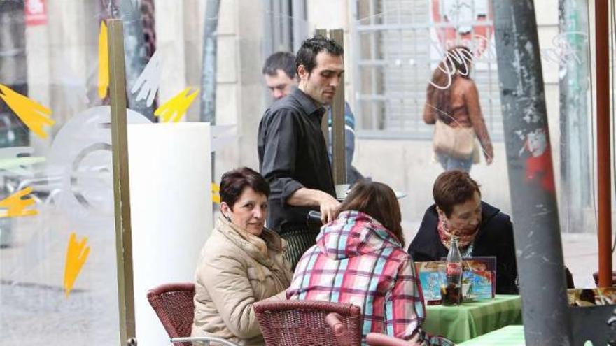 En febrero se contrataron 429 camareros en la provincia.  // Iñaki Osorio