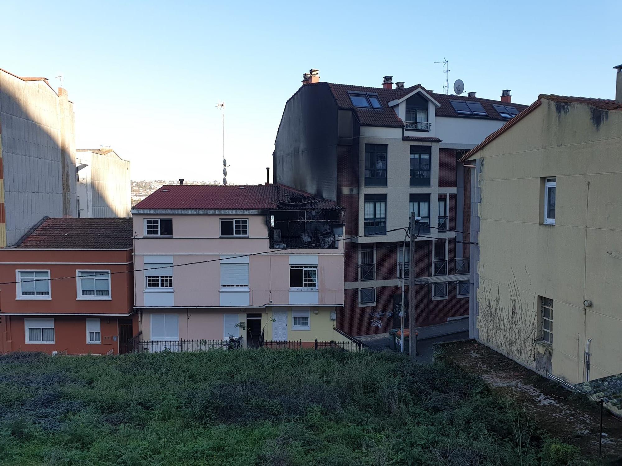 Incendio en una vivienda de A Corveira en Culleredo