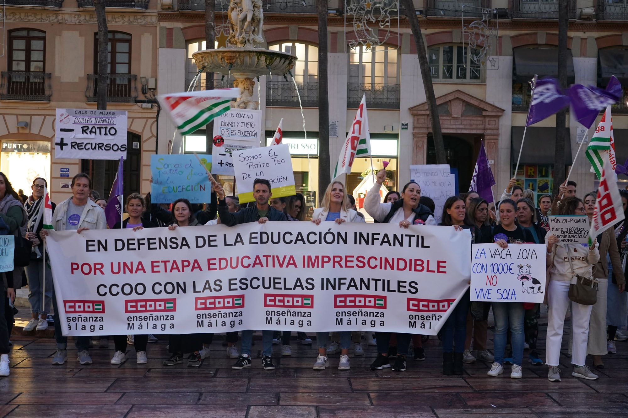 Protesta en defensa de la educación infantil, en la plaza de la Constitución.