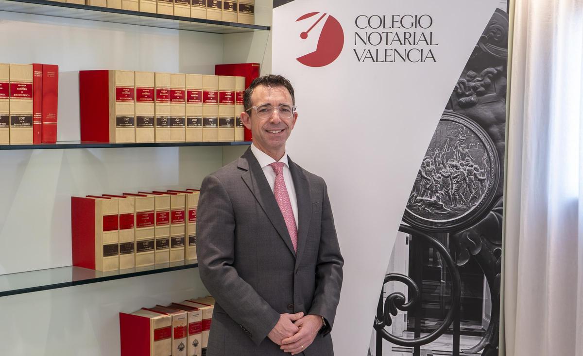José Carmelo Llopis Benlloch, Decano del Colegio Notarial de Valencia.