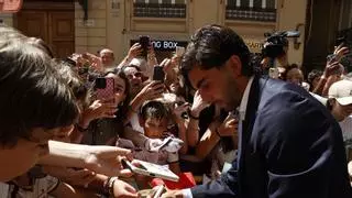 Colas en les Corts para el nombramiento de Ferran Torres en imagen y embajador de la Comunitat Valenciana
