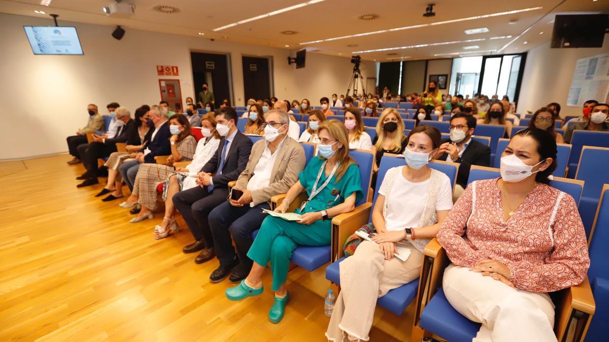 Asistentes a la presentación de la campaña en el imibic.