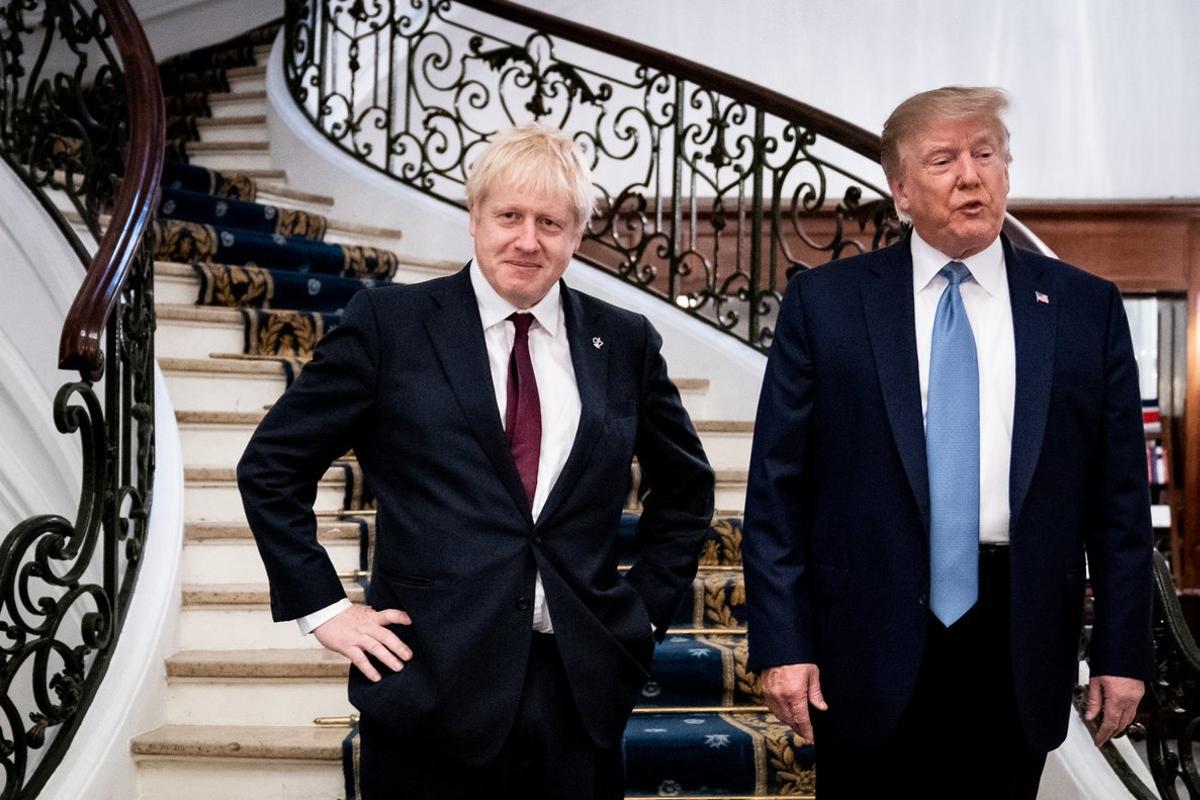 U.S. President Donald Trump and Britain’s Prime Minister Boris Johnson arrive for a bilateral meeting during the G7 summit in Biarritz, France, August 25, 2019. Erin Schaff/Pool via REUTERS