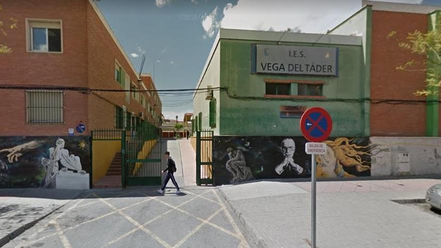 Fachada del IES Vega del Táder.