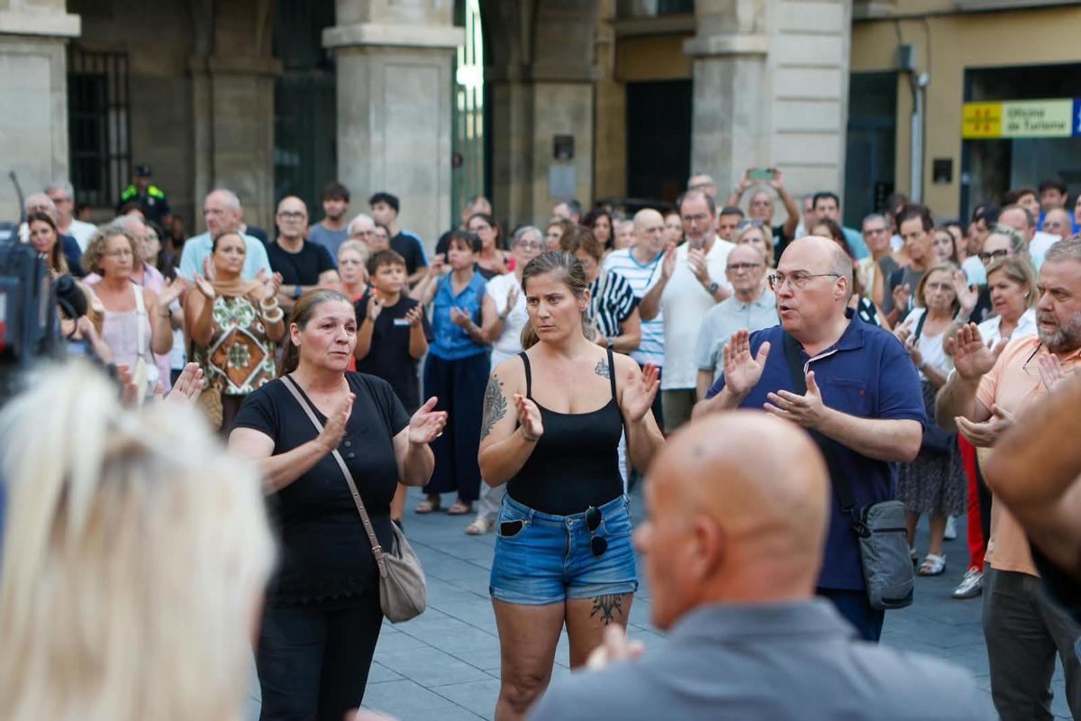 Concentració a Manresa contra la mort violenta de Carles Vilajosana Concentració a Manresa contra la mort violenta de Carles Vilajosana