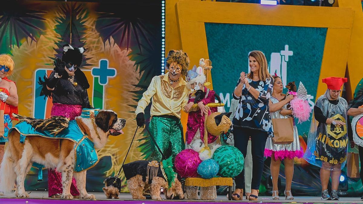 Entrega de premios del carnaval canino.