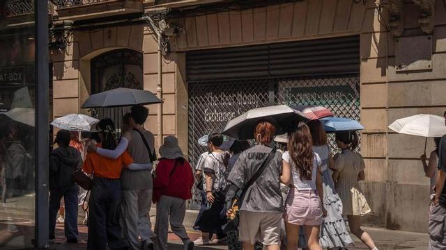 Dia d’altes temperatures a Barcelona en plena onada de calor