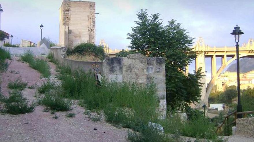 Repararán la ladera y un muro de la torre de Na Valora de Alcoy