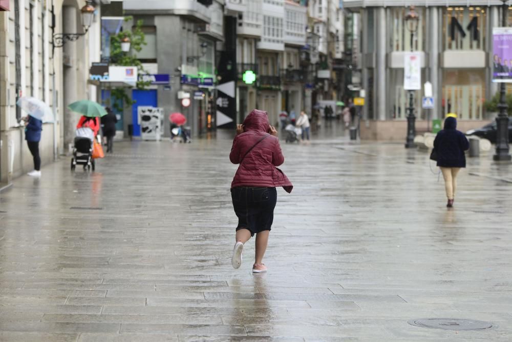 Viento y lluvia en A Coruña por la borrasca Miguel