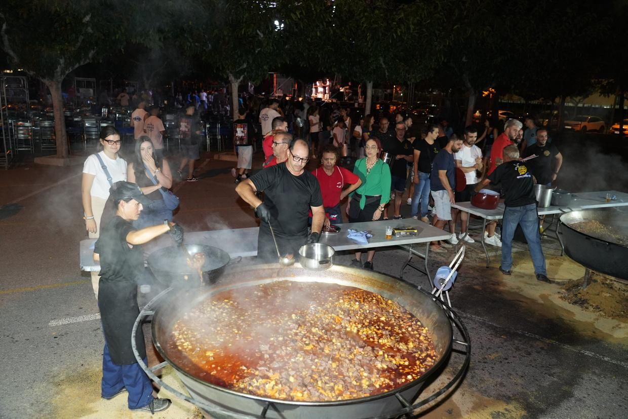 Galería: Les imatges del sopar de tombet de les penyes en les festes de Vila-real