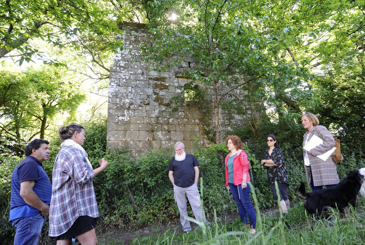 Visita, en 2022, de parlamentarios del BNG a la Tulla de Fafián.
