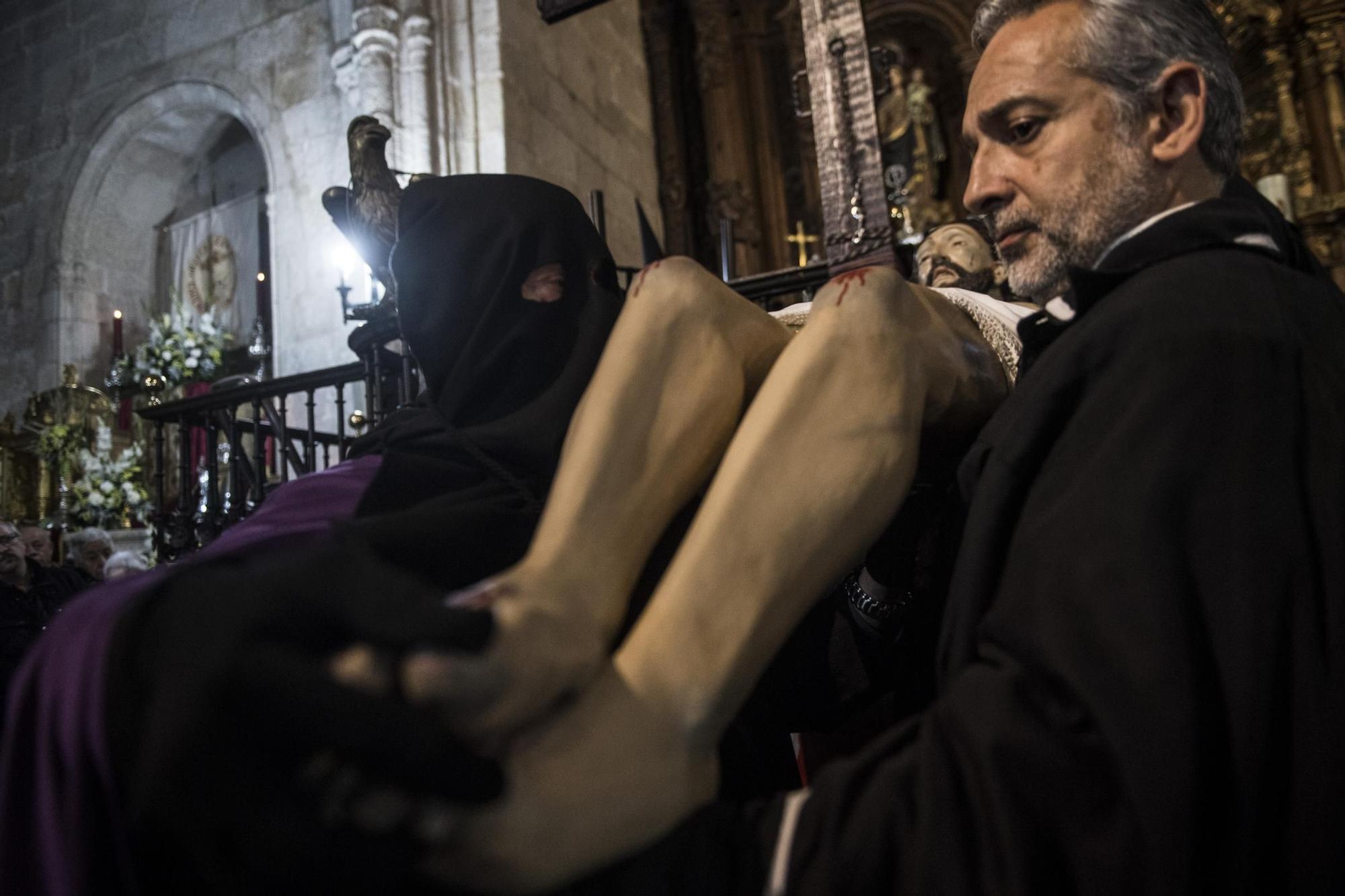 FOTOGALERÍA | El Santo Entierro en Cáceres