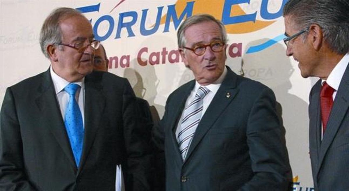 Esmorzar 8 Xavier Trias, i el president de Pimec Josep González (esquerra), abans de la conferència al Fòrum Europa Tribuna Catalunya, ahir. Esmorzar 8 Xavier Trias, i el president de Pimec Josep González (esquerra), abans de la conferència al Fòrum Europa Tribuna Catalunya, ahir.