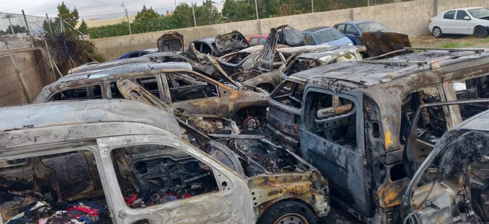 Incendio en el depósito de la Policía Local de Sant Josep