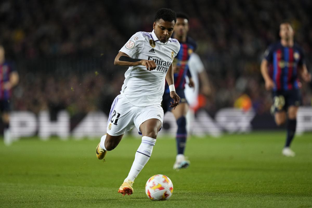 Real Madrid’s striker Rodrygo Goes in action during the Spanish King’s Cup semifinal second leg soccer match between FC Barcelona and Real Madrid at Spotify Camp Nou stadium in Barcelona, Spain, 05 April 2023. EFE/ Siu Wu