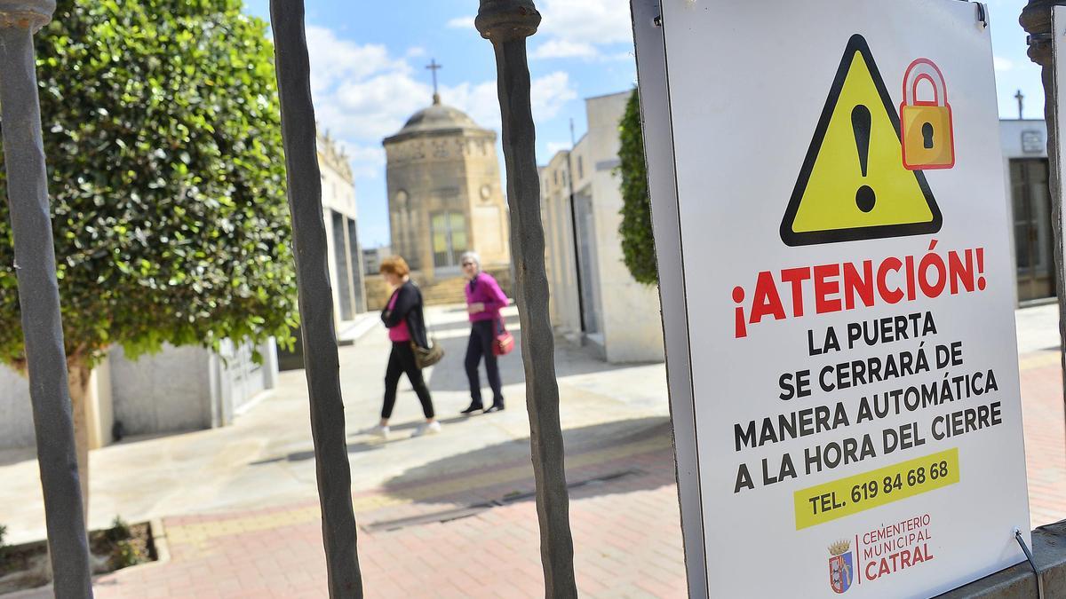 Puertas automáticas para el descanso eterno en Catral