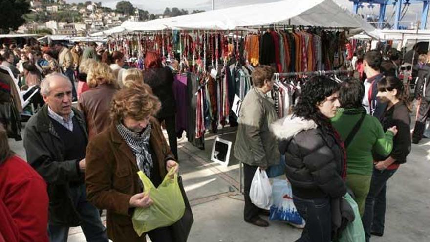 El mercadillo extraordinario del Jueves Santo en Bueu reunirá unos 60 puestos