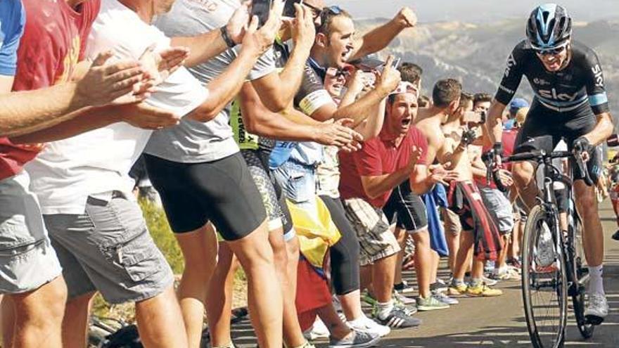 Chris Froome bei der Aufholjagd am Montag (29.8.) auf der Vuelta-Etappe zu den Lagos de Covadonga.