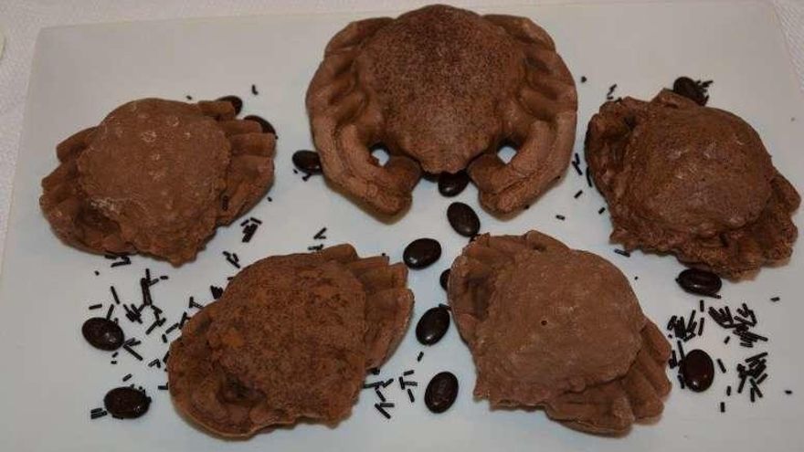 Los centollos de chocolate y almendra presentados el sábado. // FDV