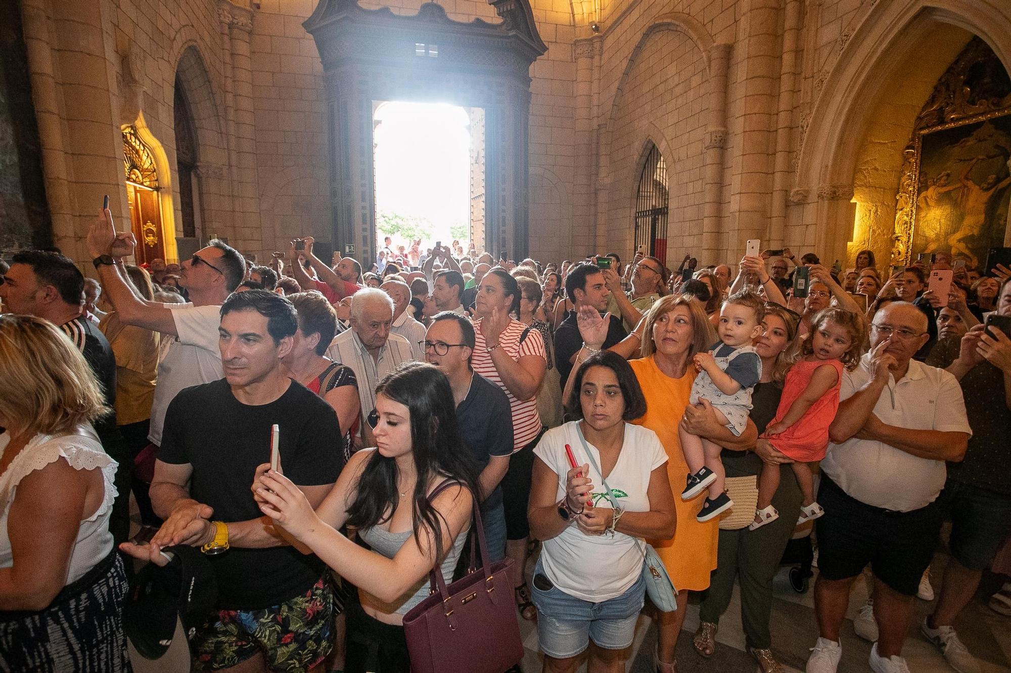 Procesión clausural de la Fuensanta en la Catedral, en imágenes