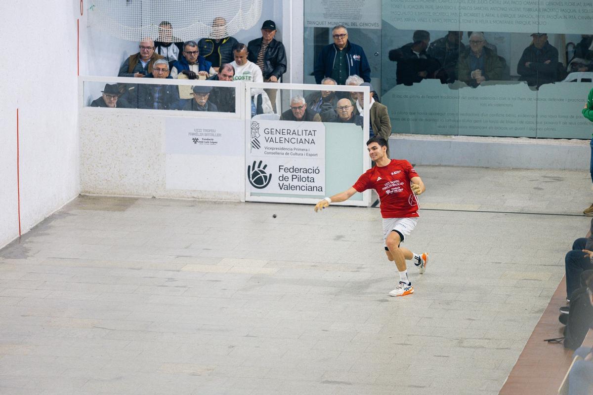 Vercher, en acció, durant la final del Trofeu Família Bataller del Genovés