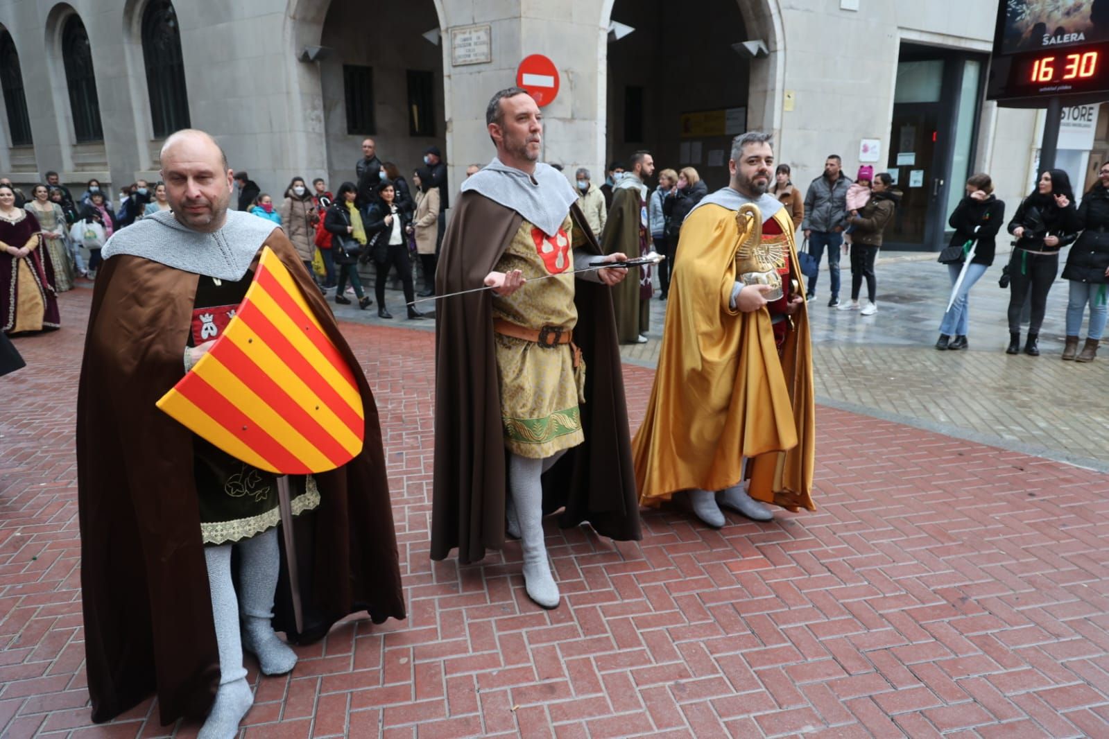 IMÁGENES | Así ha sido el desfile alternativo al Pregó de los entes vinculados