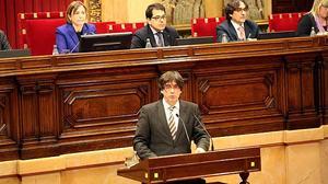 En la seva intervenció durant el debat d’investidura, Carles Puigdemont ha demanat perdó als ciutadans per l’acord aconseguit ’in extremis’ entre Junts pel Sí i la CUP.