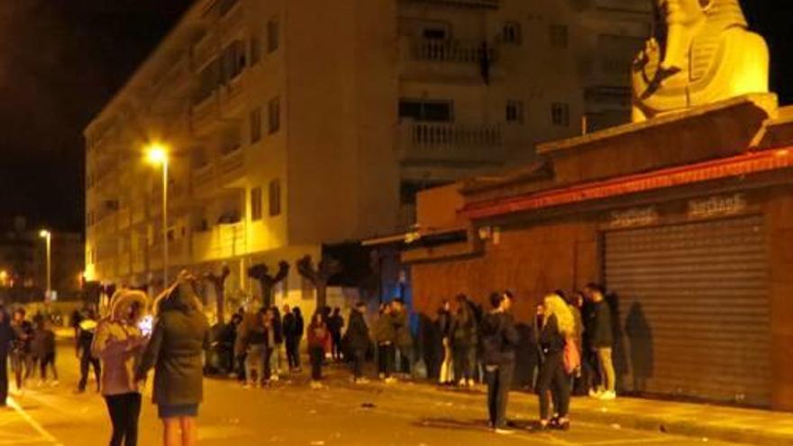 La discoteca obre els caps de setmana i les vigílies de festius