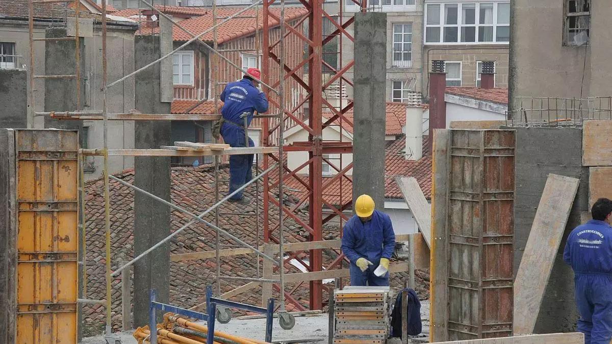 Trabajadores del sector de la construcción en una obra.