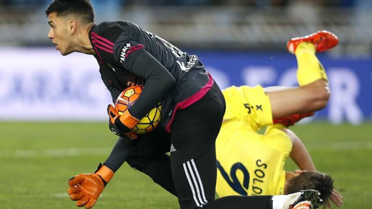 Rulli, en acción en un partido contra el Villarreal