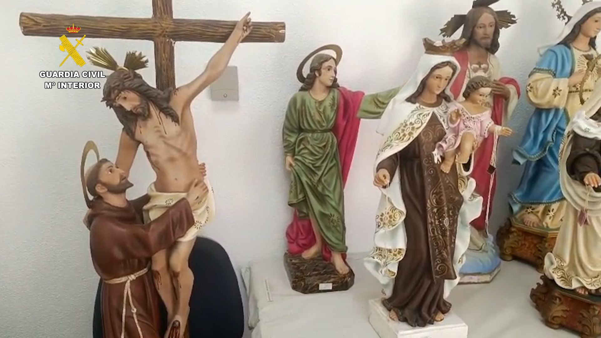 Imágenes robadas en cementerios de Orihuela y Murcia recuperadas por la Guardia Civil