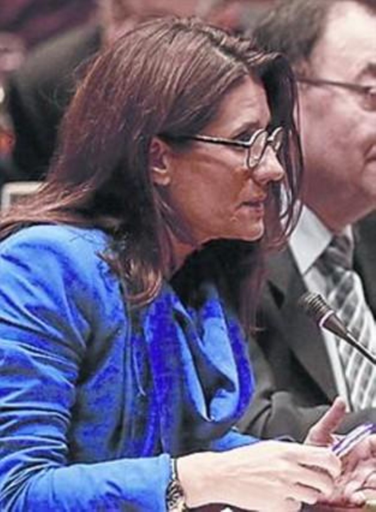 Pujol, al sortir del Parlament. A l’esquerra, Miquel Iceta (PSC), Gemma Calvet (ERC) i Albert Rivera (Ciutadans). A la dreta, Alicia Sánchez-Camacho (PPC) i David Fernàndez (CUP). Pujol, al sortir del Parlament. A l’esquerra, Miquel Iceta (PSC), Gemma Calvet (ERC) i Albert Rivera (Ciutadans). A la dreta, Alicia Sánchez-Camacho (PPC) i David Fernàndez (CUP).