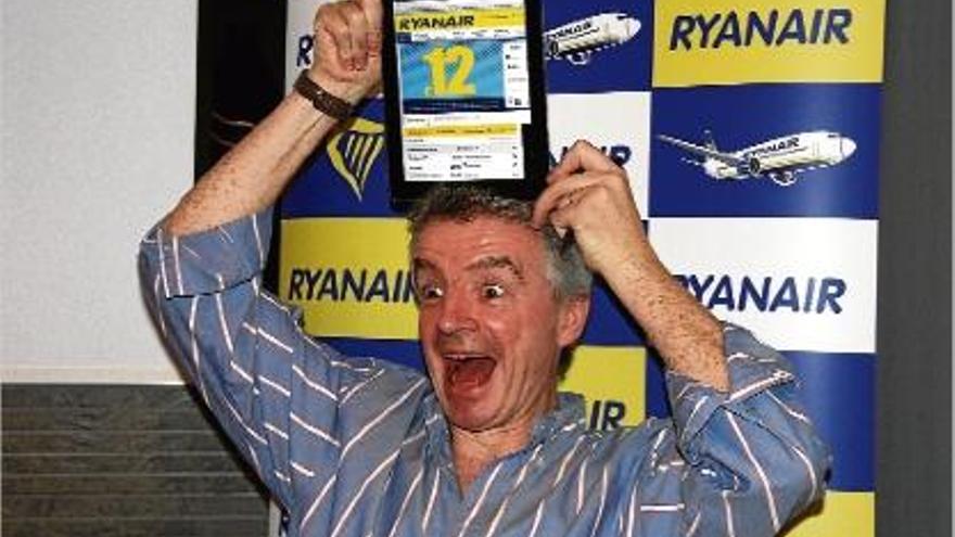 El president de Ryanair, Michael O&#039;Leary, durant l&#039;anunci de sis noves rutes des de l&#039;aeroport del Prat.