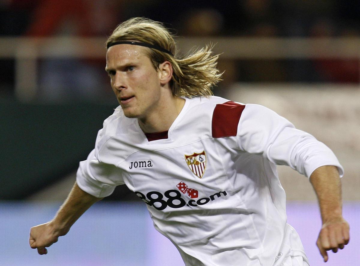 Poulsen durante su etapa en el Sevilla (2008)