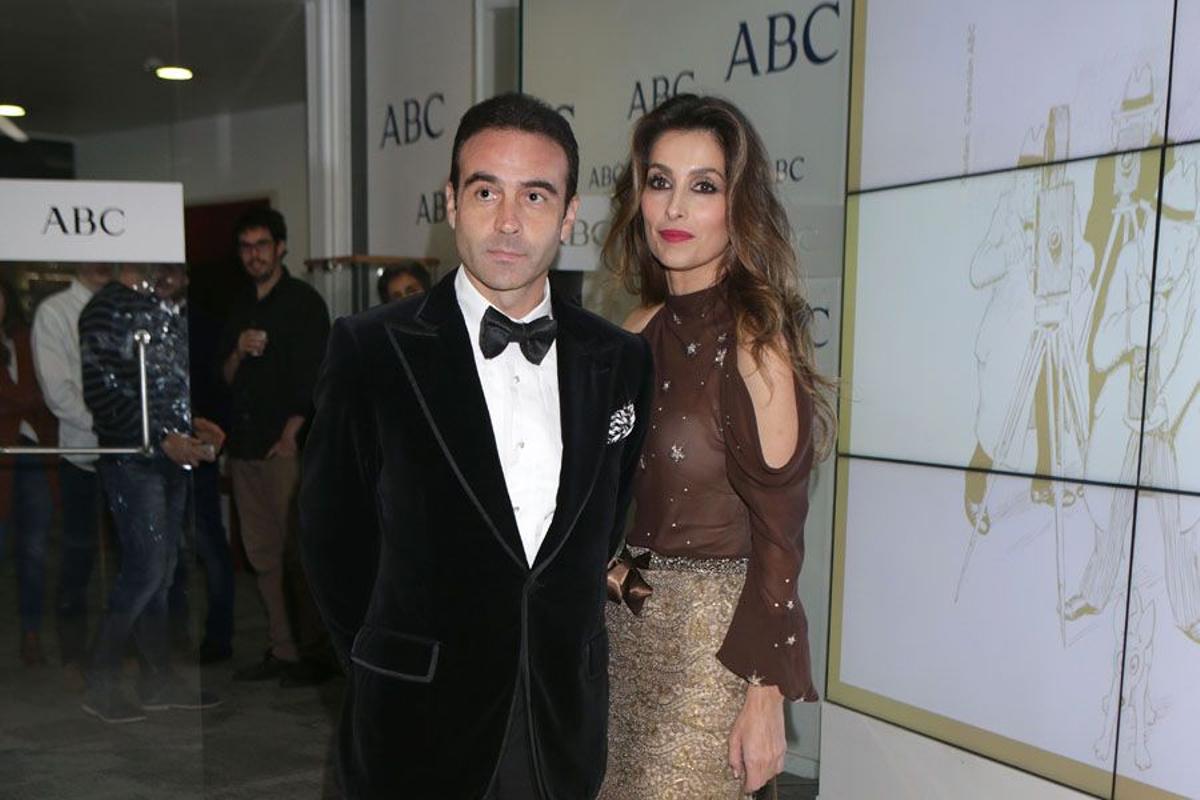 Enrique Ponce y Paloma Cuevas, en los Premios Mariano de Cavia