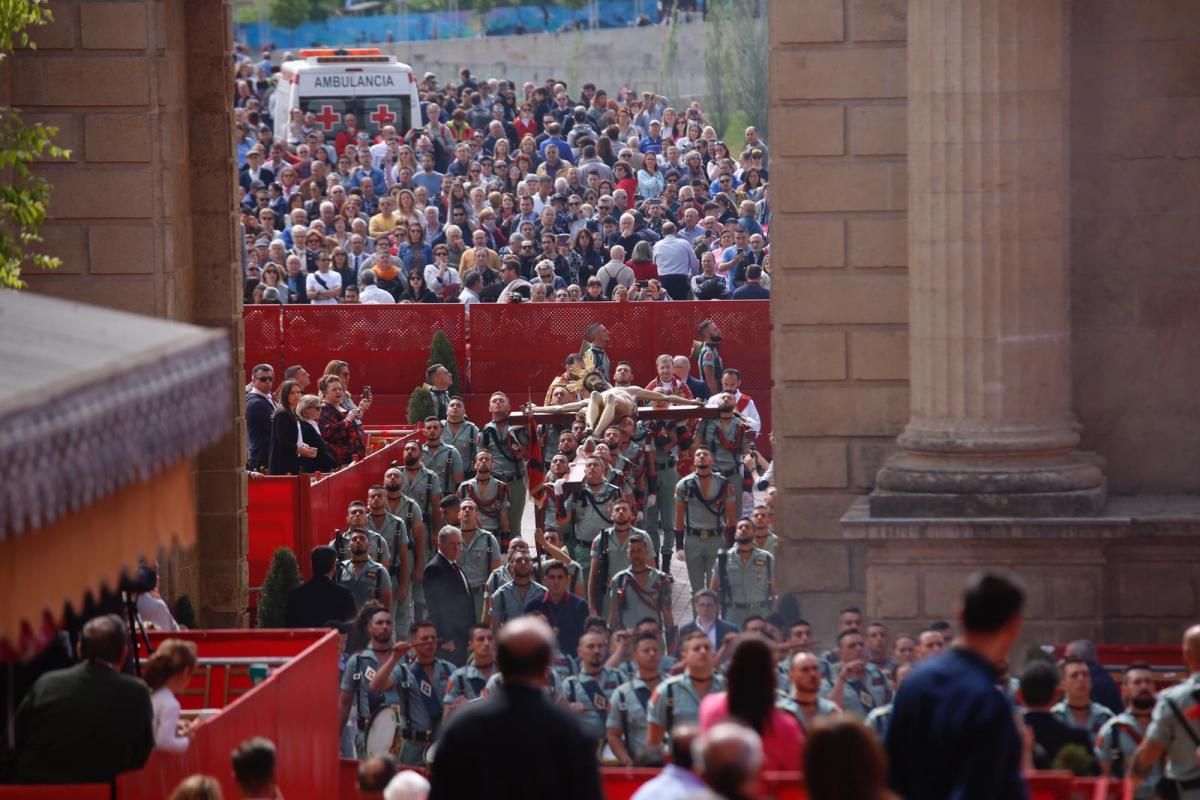 La Legión levanta expectación en el Vía Crucis de La Caridad