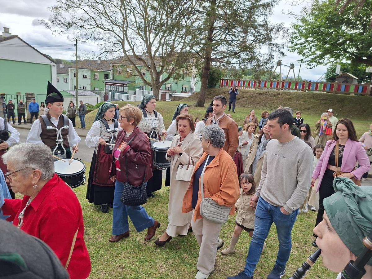 En imágenes: el colegio La Paloma de Castropol celebra su medio siglo de historia
