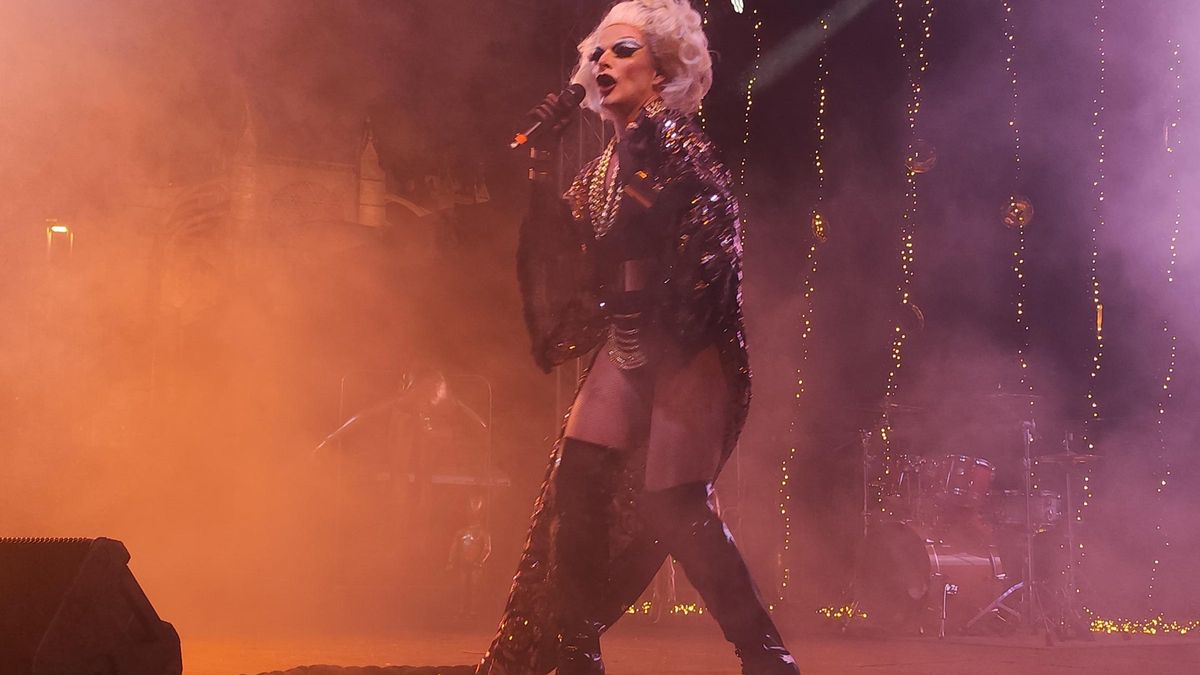 El Parc de la Mar vibra con la fiesta del Flexas: Antònia Font, la gran sorpresa de la noche