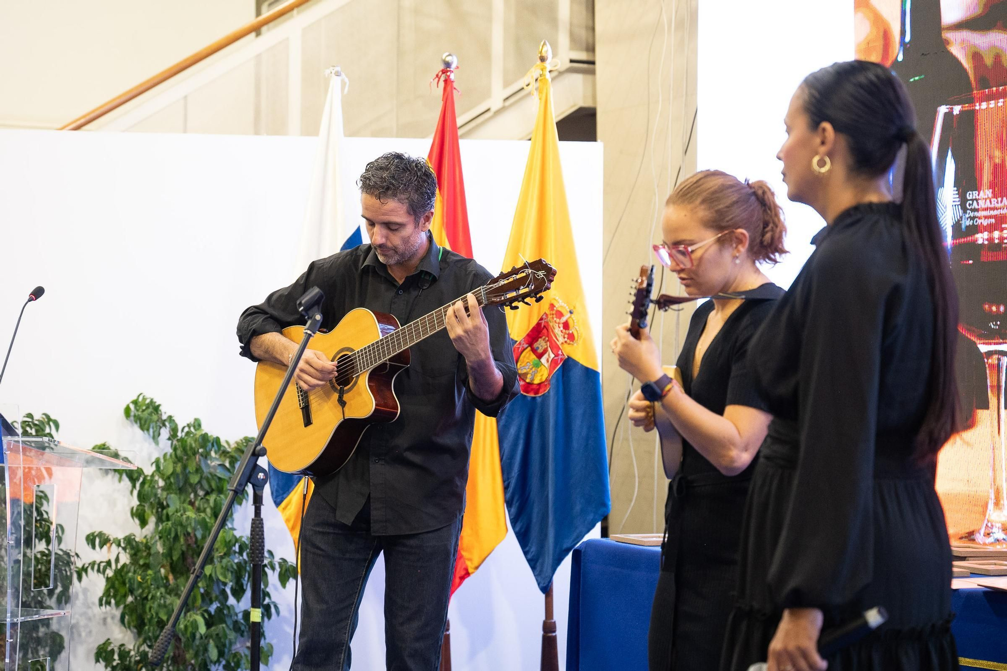 Entrega de premios de los concursos oficiales de queso y vino de 2023