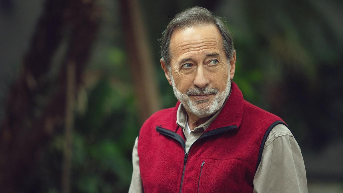 Francella, en una imagen de la serie 'El encargado', en la que interpreta a Eliseo, un astuto y manipulador portero de un edificio de clase alta