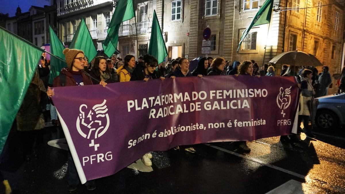 8M SANTIAGO | En el Día de la Mujer, las manifestantes en Santiago ...