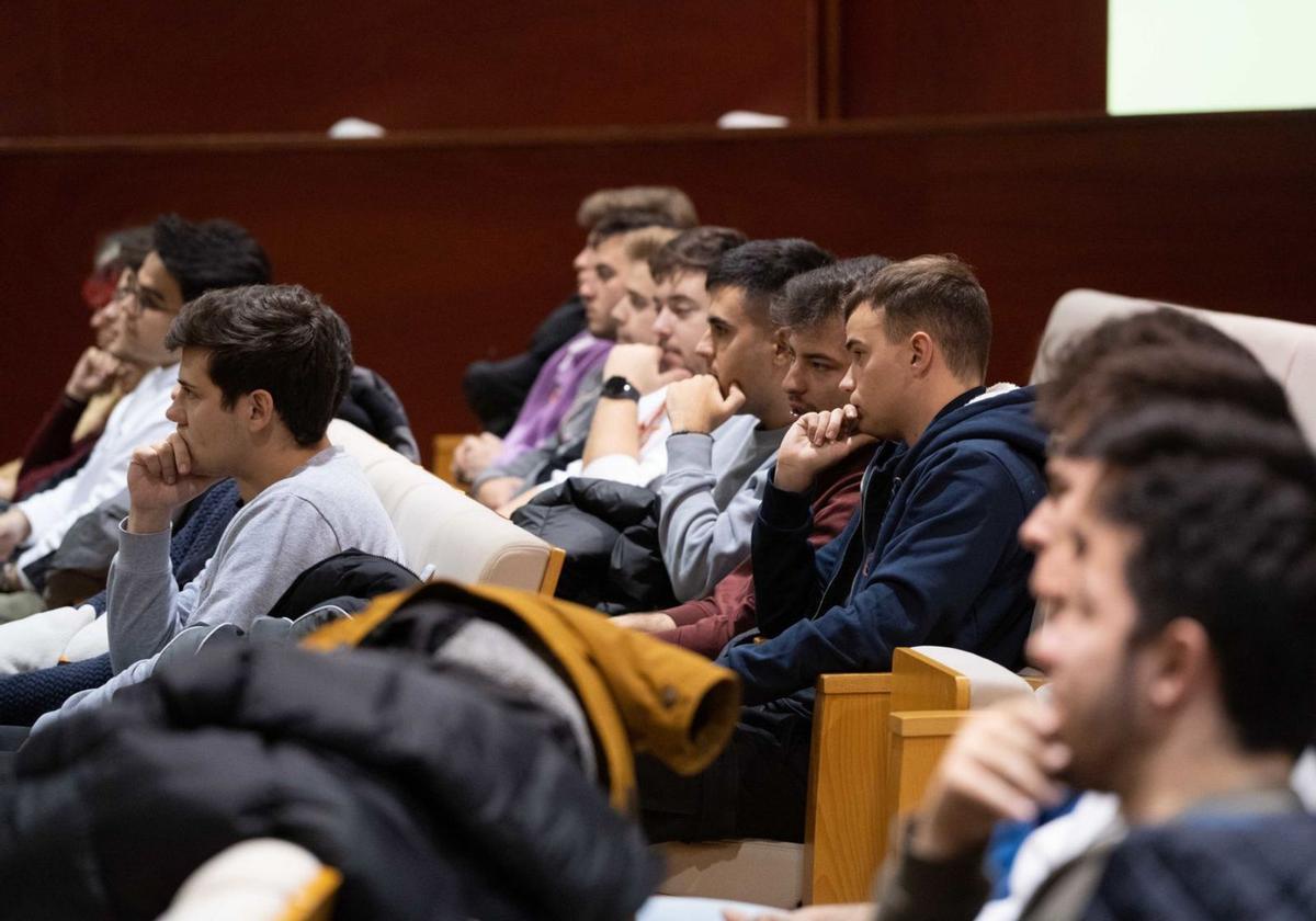 Alumnos de la Escuela Politécnica Superior de Zamora, en una de las primeras charlas. | Jose Luis Fernández