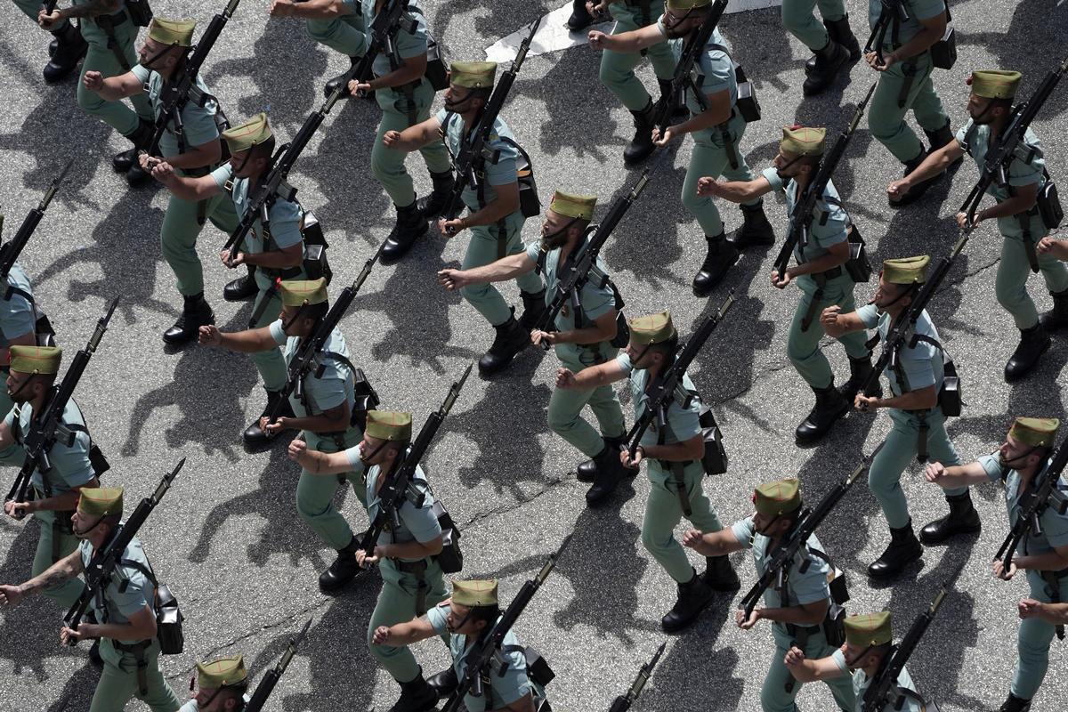 Día de las Fuerzas Armadas: 2.260 militares desfilan mañana ante los reyes en Tenerife