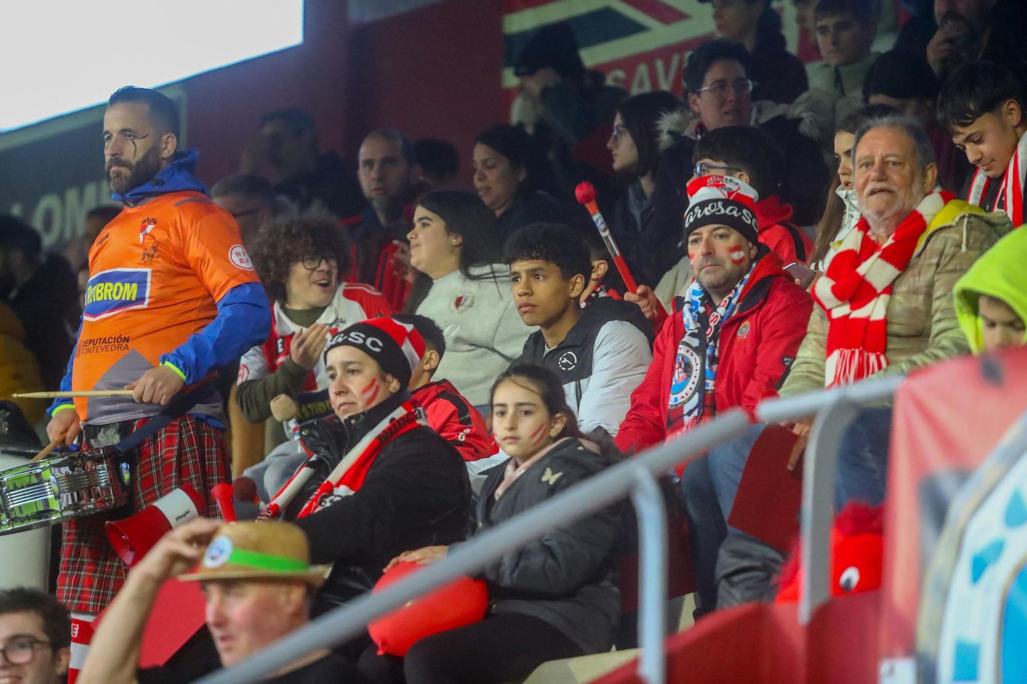 Las mejores imágenes del histórico Arosa-Granada de Copa del Rey